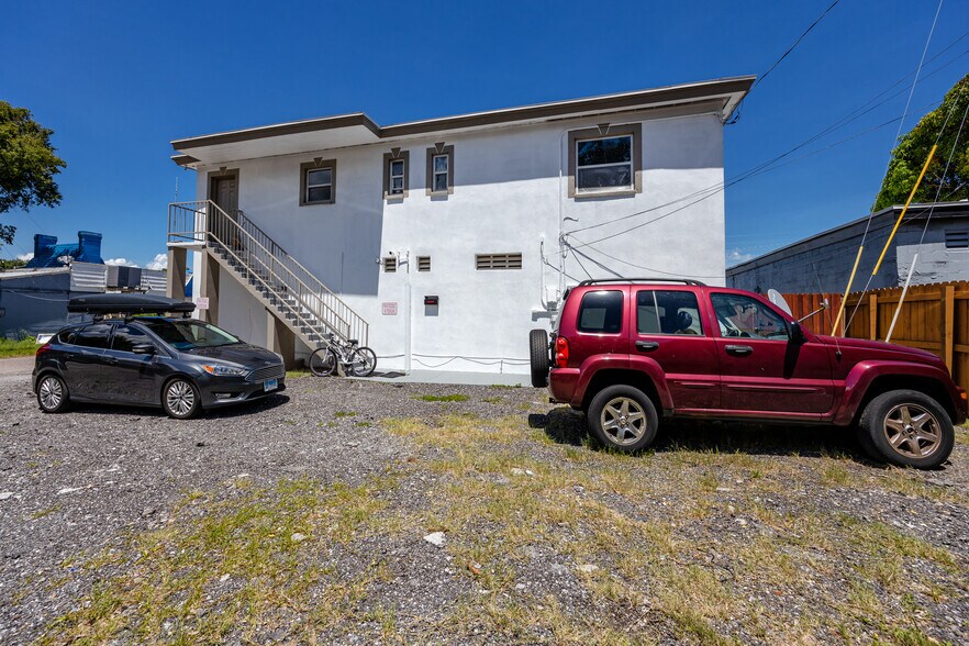 More Photos Of 923 Dr. Martin Luther King Jr St S, Saint Petersburg Storefront Retail Residential For Sale