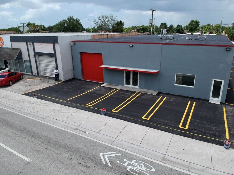 Primary Photo Of 242 W 21st St, Hialeah Warehouse For Lease