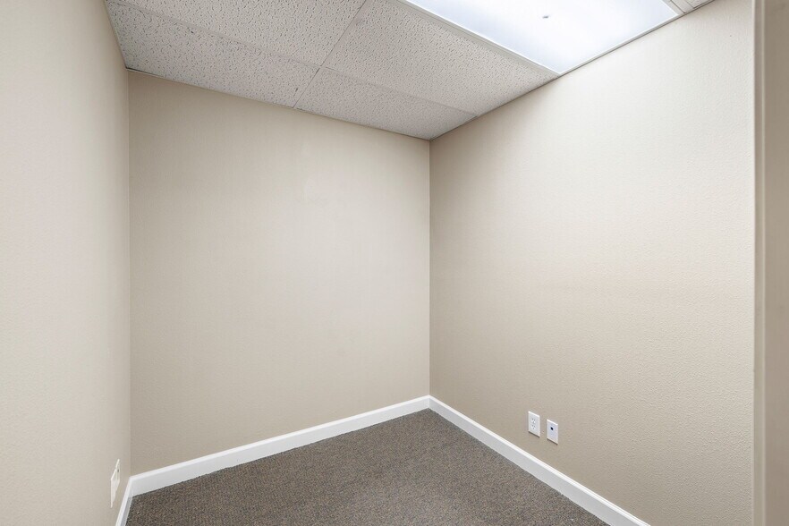 More Photos Of 13740 Research Blvd, Austin Office For Sale