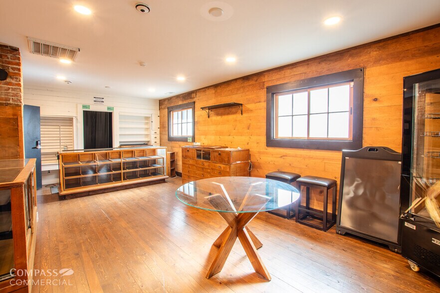 More Photos Of 324 NW Hill St, Bend Freestanding For Sale