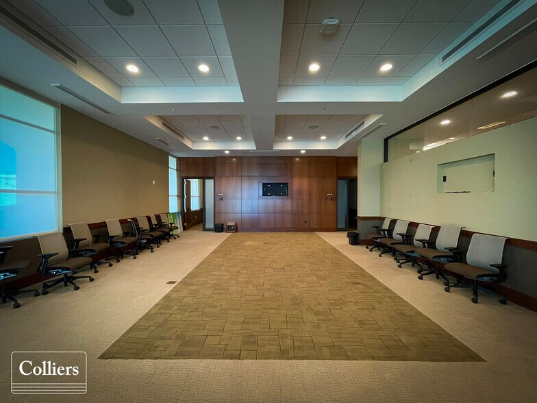 More Photos Of 607 SW F St, Bentonville Office For Lease