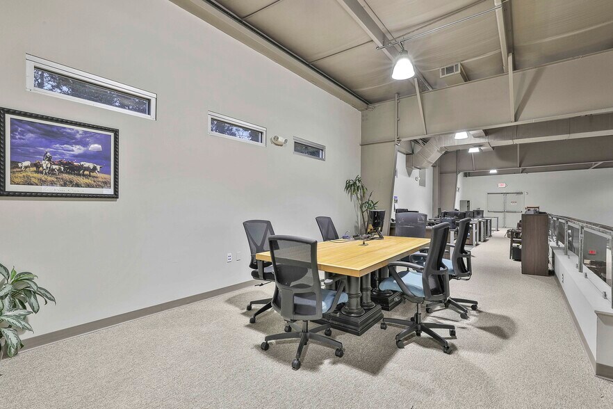 More Photos Of 1039 Sullivan Rd, Newnan Office For Lease