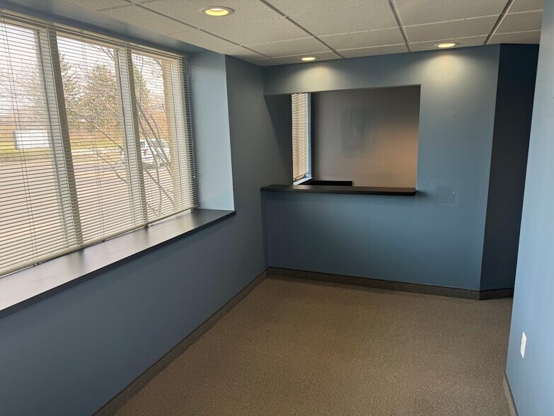 More Photos Of 36385-36405 Harper Ave, Clinton Township Medical For Lease