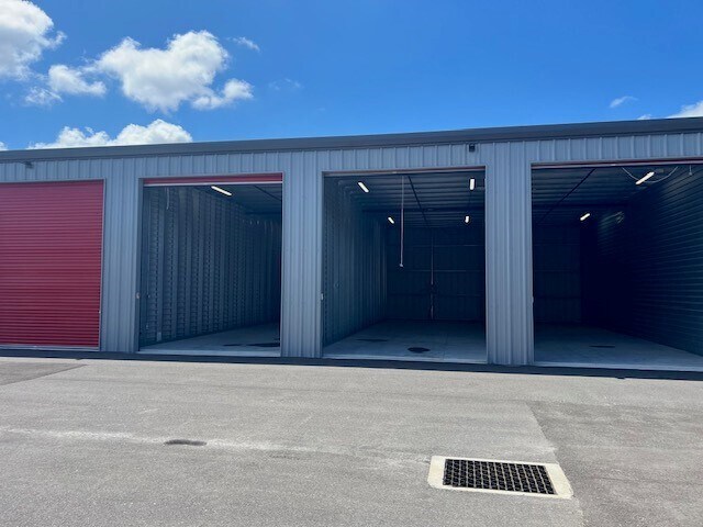 More Photos Of 2750 N Tamiami Trl, North Fort Myers Light Manufacturing For Lease