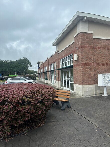 More Photos Of 7011 Rivers Ave, Charleston Office For Sale