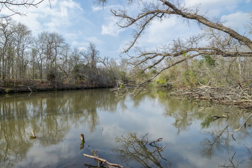 More Photos Of 1144 Treetop ln, Luling Land For Sale
