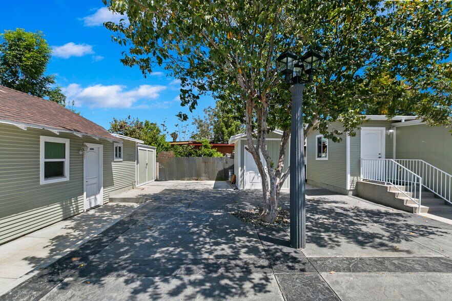 3091 E La Cadena Dr, Riverside, CA 92507 Contractor Storage Yard For