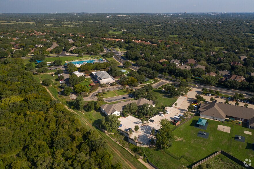 More Photos Of 5915 La Crosse Ave, Austin Medical For Lease