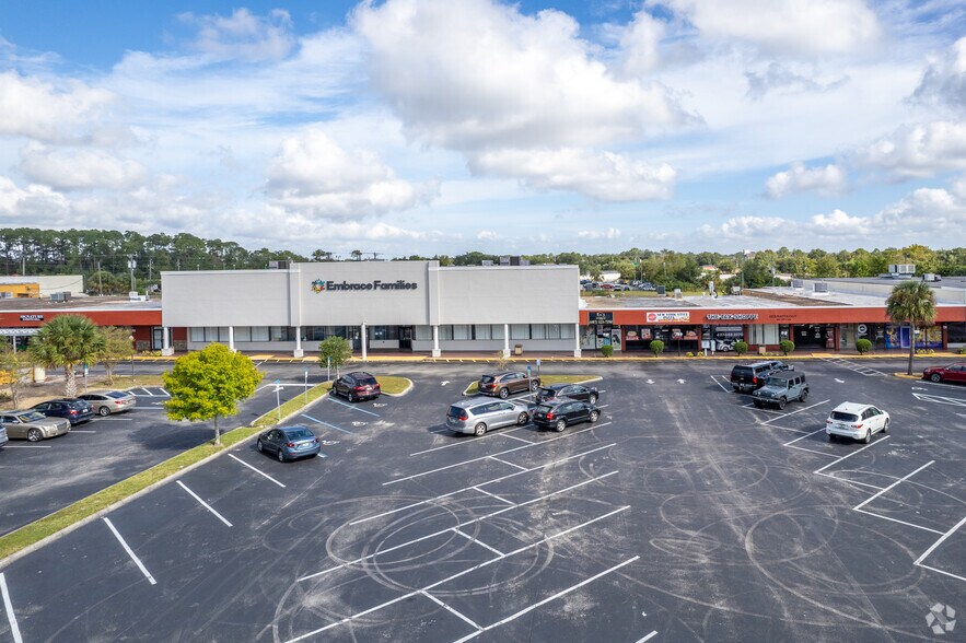 Primary Photo Of 2921 S Orlando Dr, Sanford General Retail For Lease