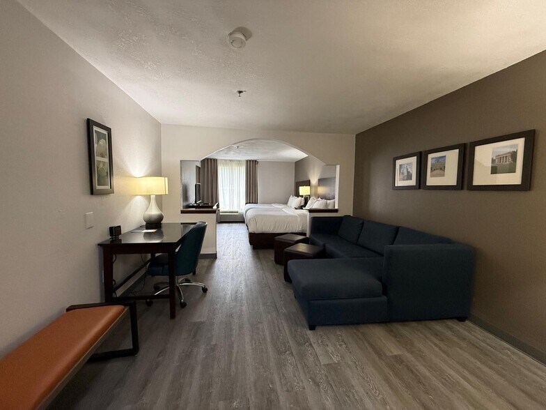 More Photos Of 2621 N Columbia St, Milledgeville Hotel For Sale