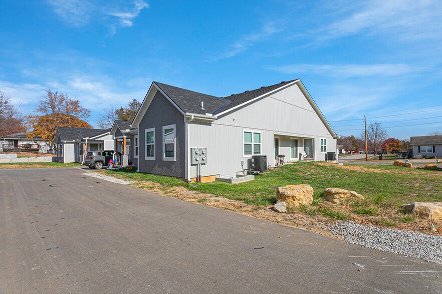 More Photos Of 601 Hillcrest St, Pleasant Hill Apartments For Sale