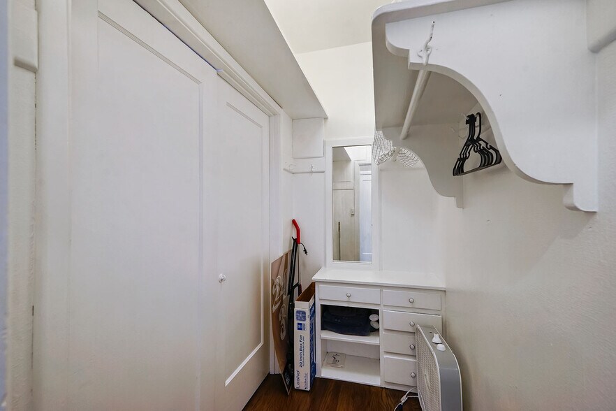 More Photos Of 226 Athol Ave, Oakland Apartments For Sale