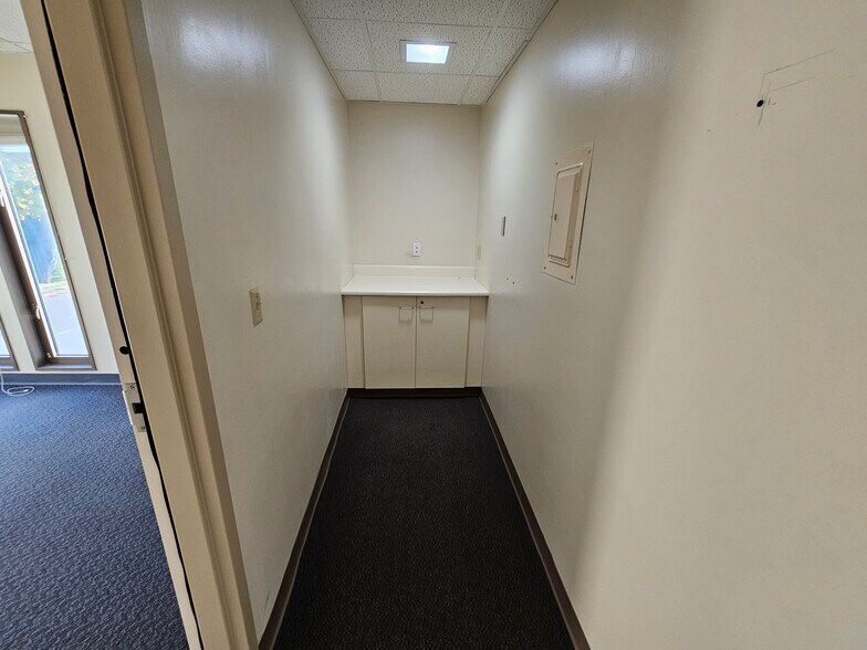 More Photos Of 97 S 4th St, Ishpeming Office For Lease