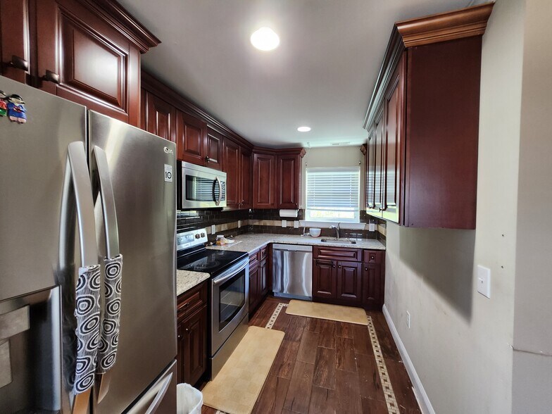 More Photos Of 1901 Pennview Rd, Havertown Flex For Sale