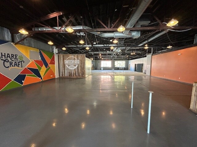 More Photos Of 419 N Walnut St, Bloomington Bar For Sale