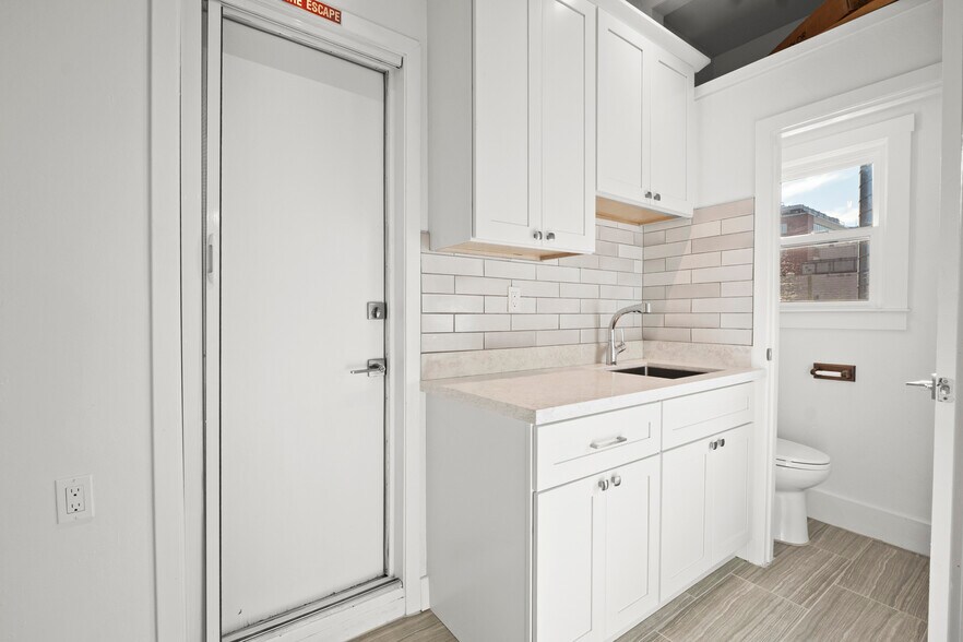 More Photos Of 1736 Divisadero St, San Francisco Storefront Retail Office For Lease