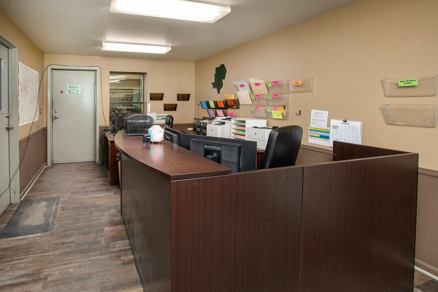 More Photos Of 8102 County Road 313 E, Tyler Distribution For Sale