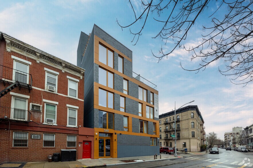 More Photos Of 540 Graham Ave, Brooklyn Apartments For Sale