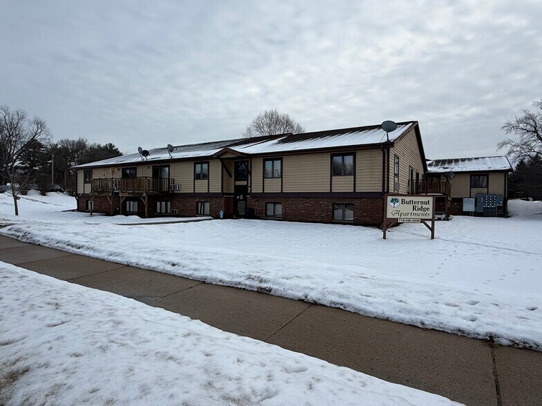 More Photos Of 165 S Chet Krause Dr, Iola Multifamily For Sale