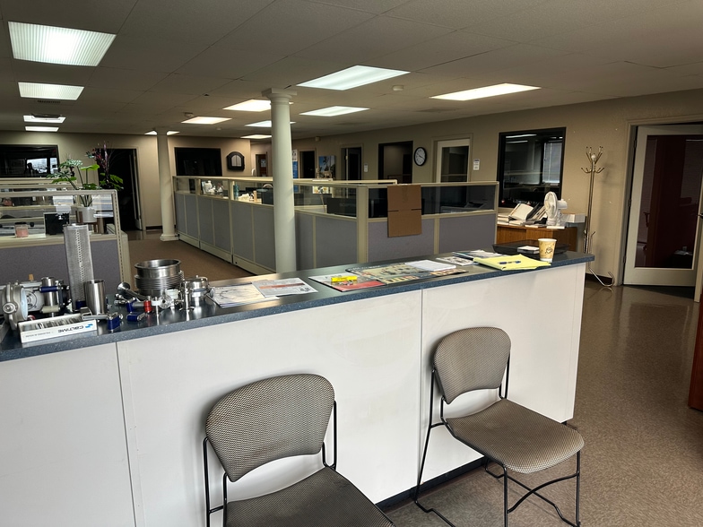 More Photos Of 2084 Lapham Dr, Modesto Warehouse For Sale