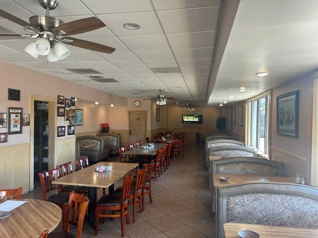 More Photos Of 3707 30th Ave, Kenosha Restaurant For Sale