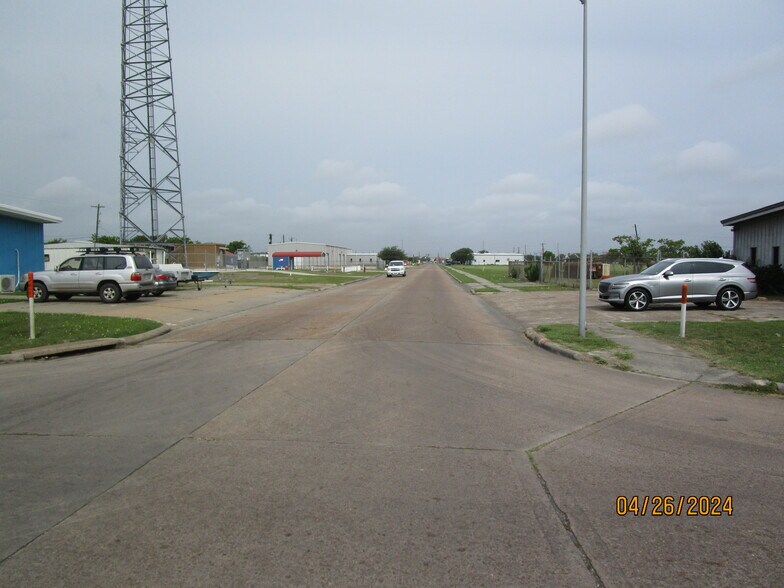 More Photos Of Avenue J @ Skinner, Freeport Land For Sale