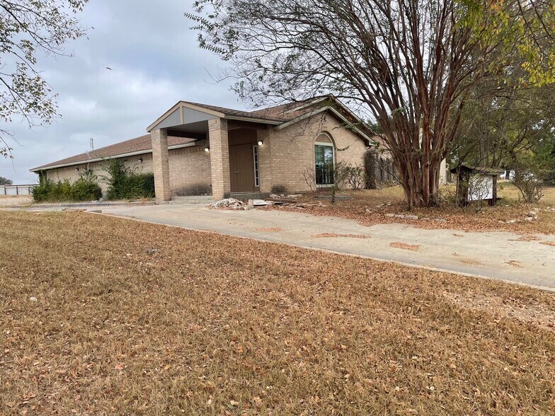 More Photos Of 6988 Raymond Stotzer, College Station Industrial For Sale