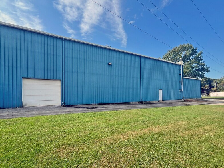 More Photos Of 711 Beaver Rd, Girard Warehouse For Sale
