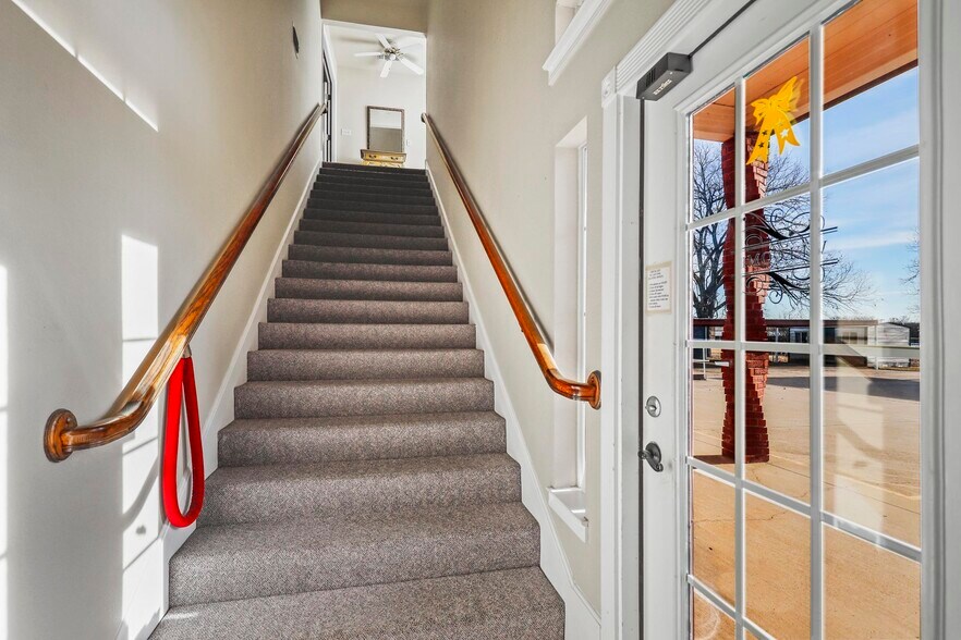 More Photos Of 145 NW Ellison St, Burleson Freestanding For Sale