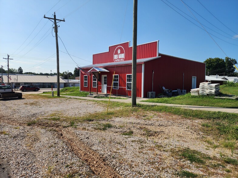 More Photos Of 122 W Richardson Ave, Puxico Restaurant For Sale