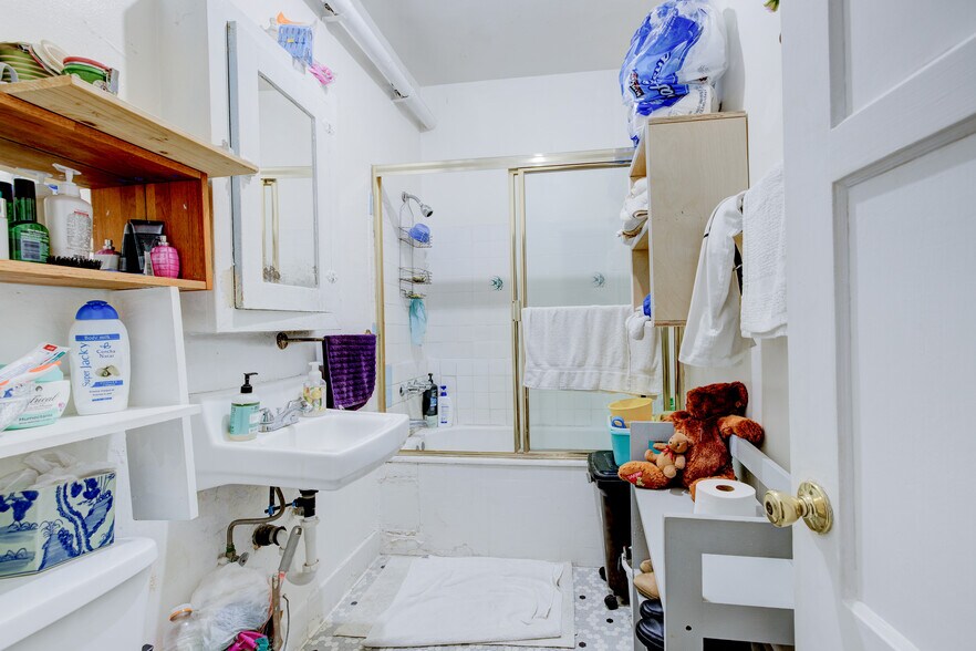 More Photos Of 2709 W Pico Blvd, Los Angeles Apartments For Sale