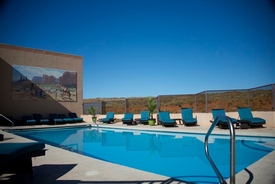 More Photos Of MM 28 Highway 276 Lodge, Lake Powell Hotel For Sale