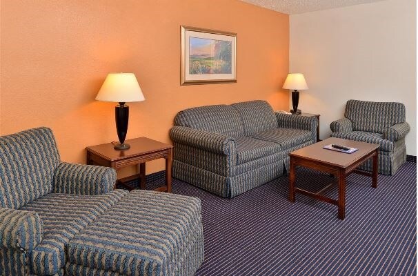 More Photos Of 10455 Reiger Rd, Baton Rouge Hotel For Sale