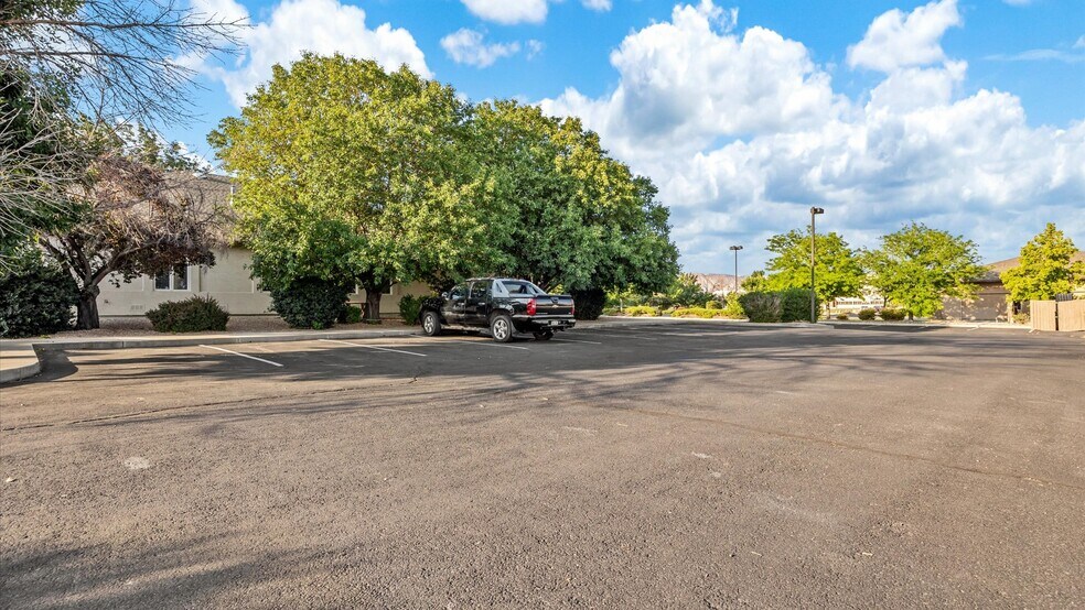 More Photos Of 2737 Crossroads Blvd, Grand Junction Office For Sale
