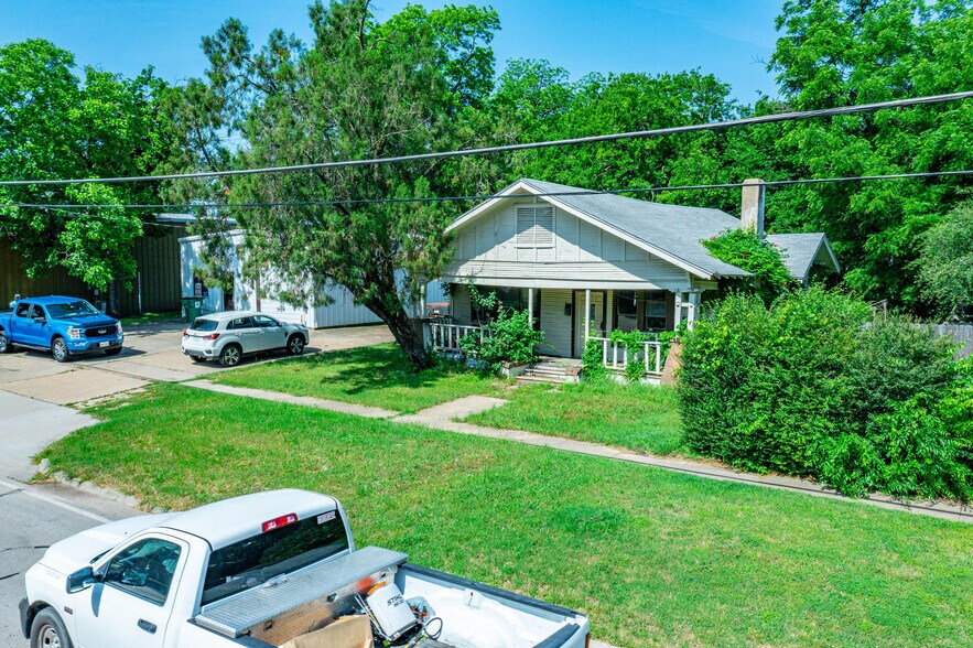 More Photos Of 405 N Virginia St, Terrell Storefront Retail Office For Sale