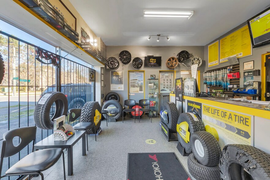 More Photos Of 6092 Kingsway, Burnaby Auto Repair For Sale