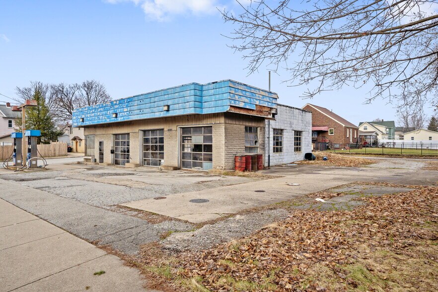 More Photos Of 2400 Ligonier St, Latrobe Auto Repair For Sale