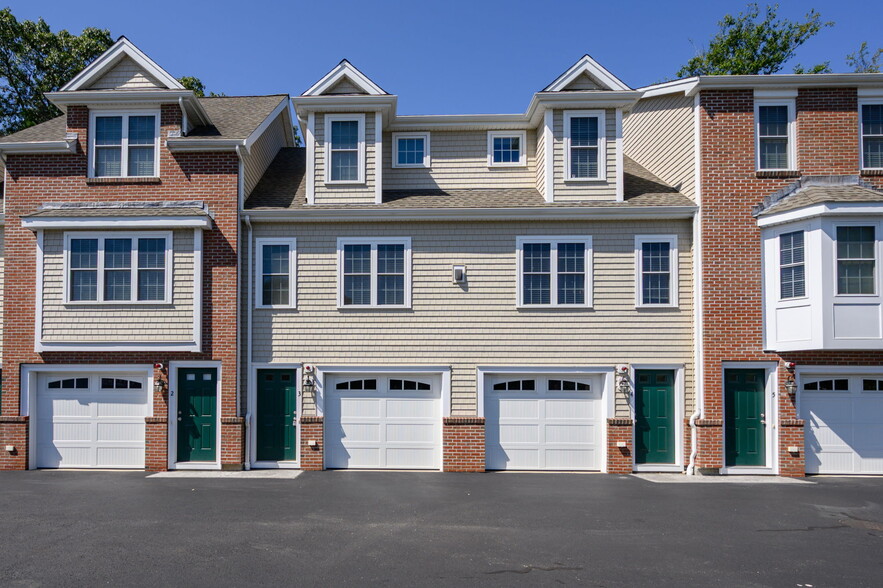 More Photos Of 1148 Bedford St, Abington Multifamily For Sale