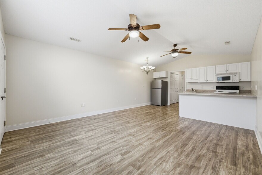 More Photos Of 100 Garden Manor Ct, Murrells Inlet Apartments For Sale