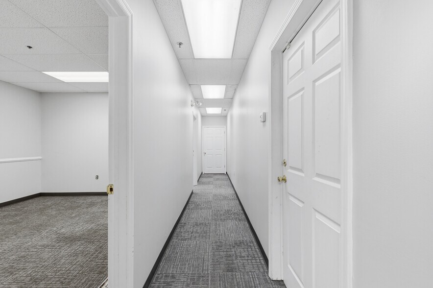 More Photos Of 104-176 Cude Ln, Madison Medical For Lease