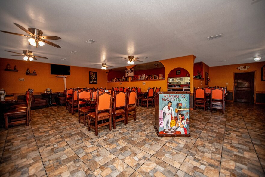 More Photos Of 421 N Virginia St, Port Lavaca Restaurant For Sale