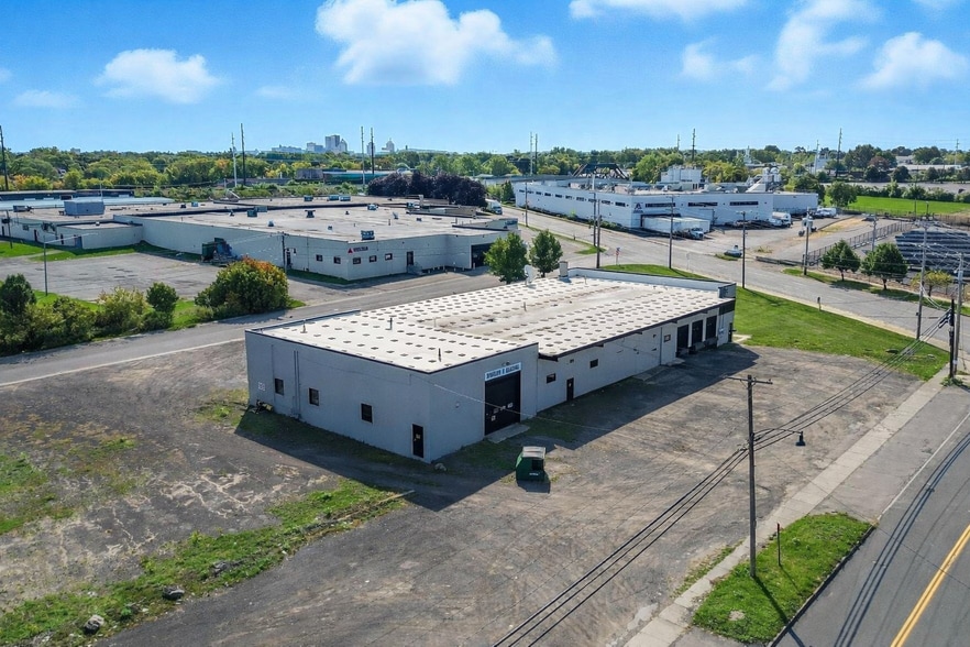 More Photos Of 864 Driving Park Ave, Rochester Warehouse For Lease