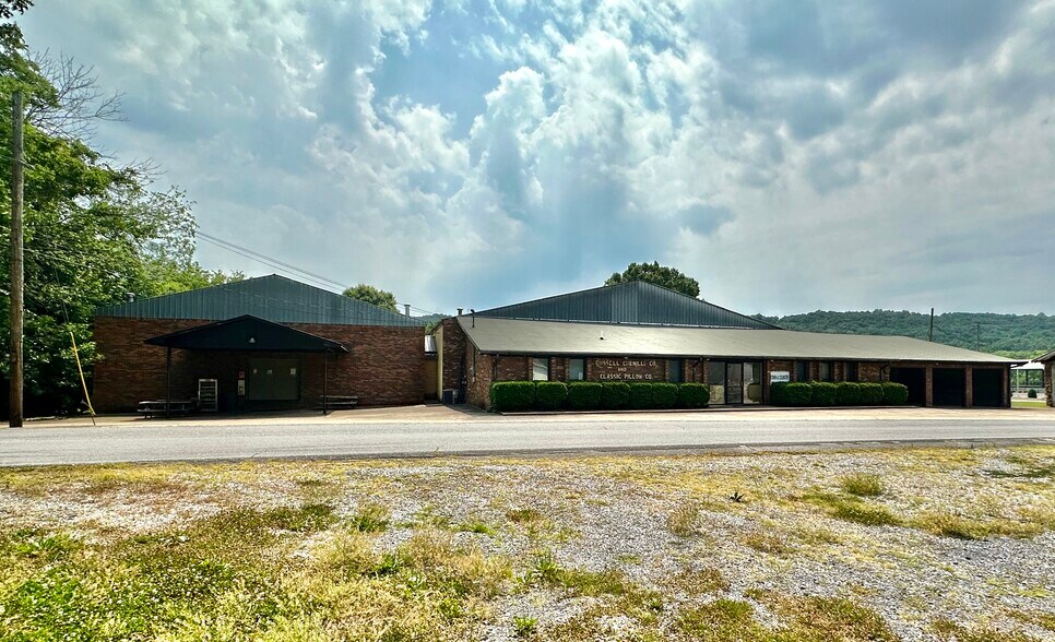 More Photos Of 131 S Varnell Rd, Tunnel Hill Distribution For Sale