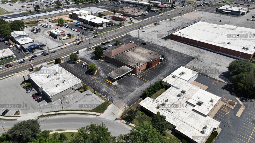 More Photos Of 1615 S Glenstone Ave, Springfield Bank For Lease