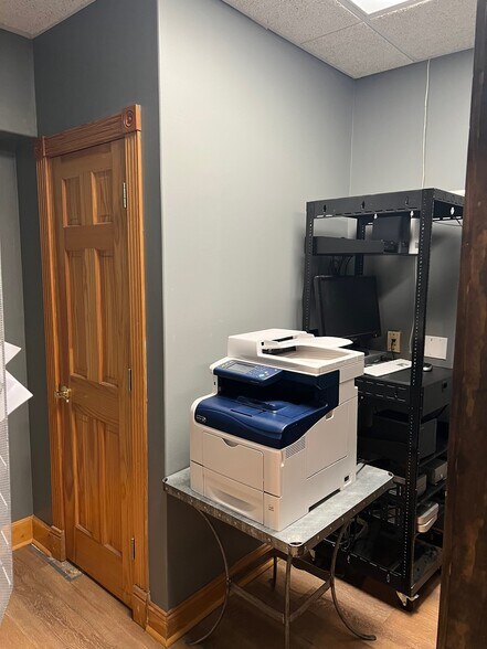 More Photos Of 2303 Charles St, Rockford Loft Creative Space For Sale