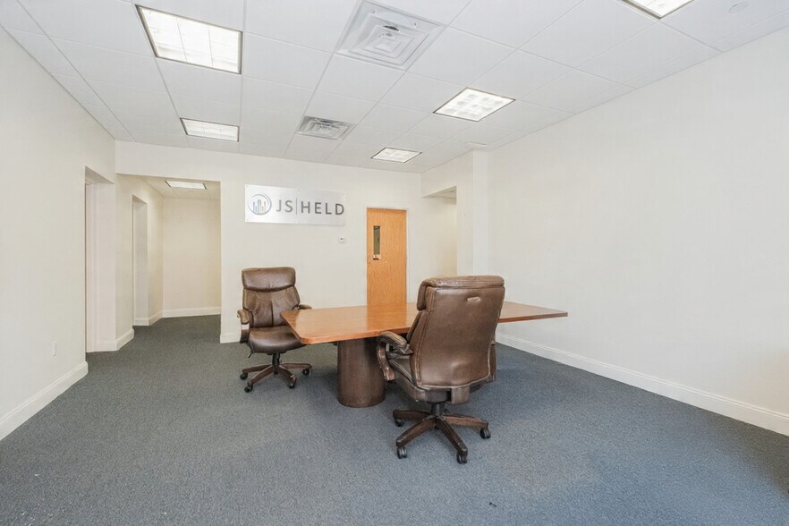 More Photos Of 6 Drummond Pl, Red Bank Office For Lease