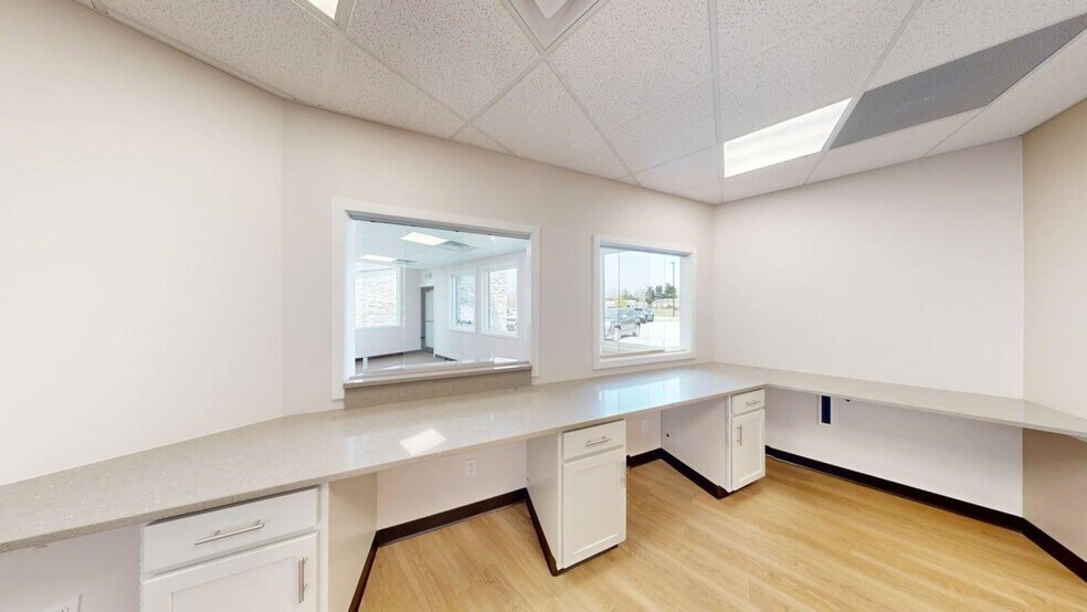 More Photos Of 125 E Shore Pky, La Porte Medical For Lease