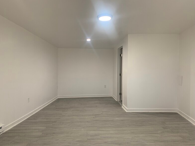 More Photos Of 1005 N Arlington Ave, Baltimore Flex For Lease