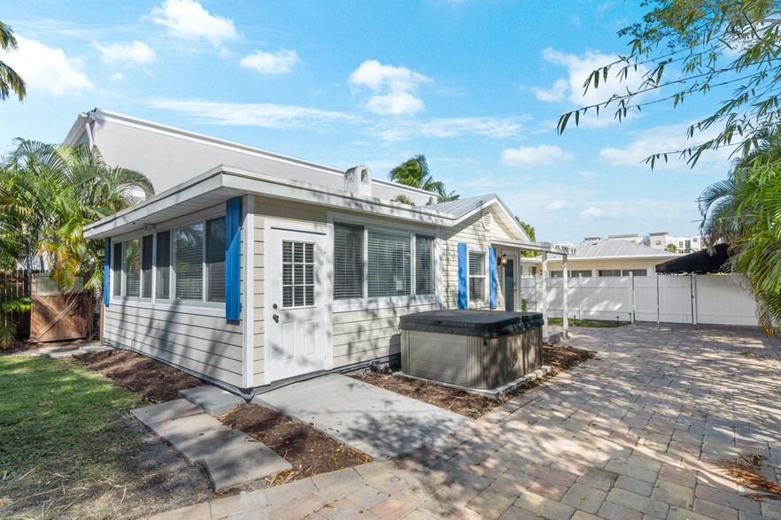 More Photos Of 301 NE 1st St, Delray Beach Freestanding For Sale