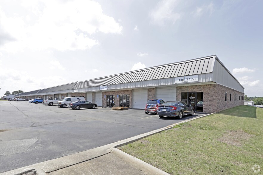 More Photos Of 5322-5478 Bleaux Ave, Springdale Unknown For Lease